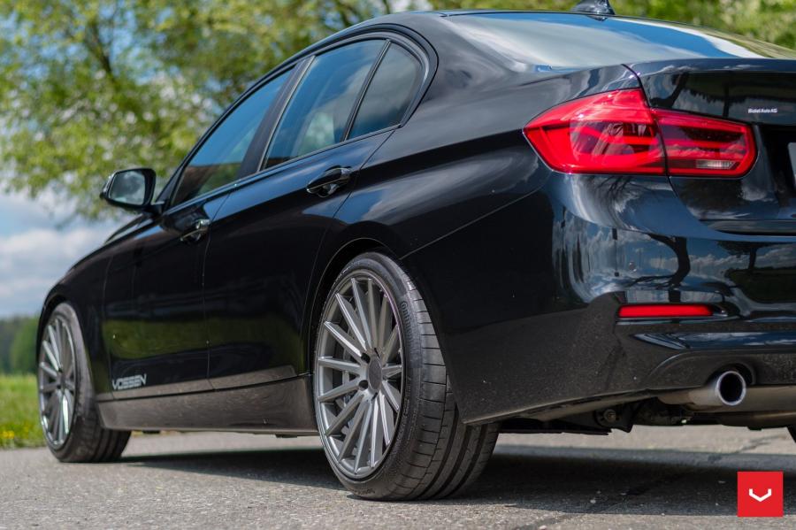Детали экстерьера BMW 3-Series Sedan on Vossen Wheels (VFS2) 2017 года  (фото 16 из 25)